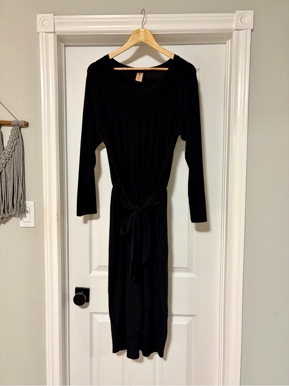 Smash + Tess Black Tie-Waist Long Sleeve Women's Dress